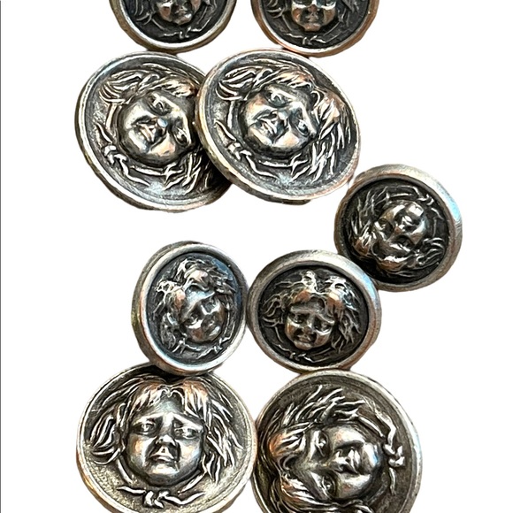 Vintage metal buttons gothic haunted face peasant women Medusa silver mix 1960s - Picture 8 of 12